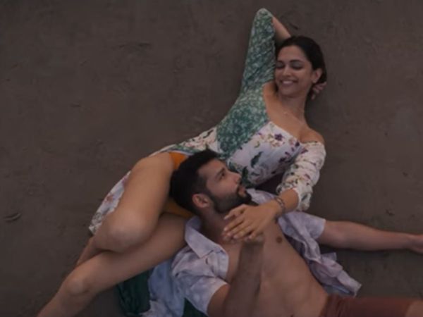 Gehraiyaan Movie Review in Hindi